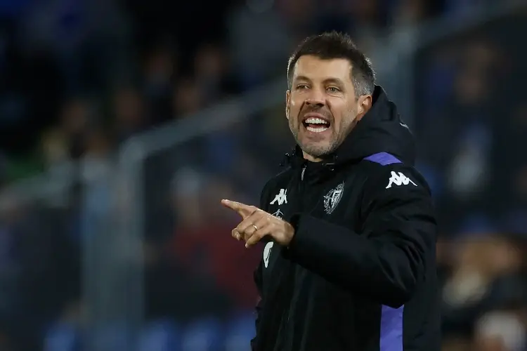 El DT que le fue mal en Liga MX y ahora dirige en Inglaterra