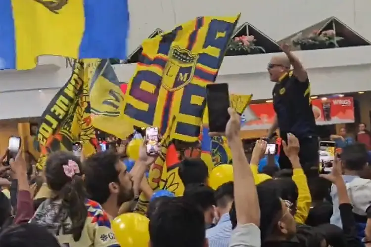 Allan Saint-Maximin llega a México para firmar con América y desata la locura en el aeropuerto (VIDEO)