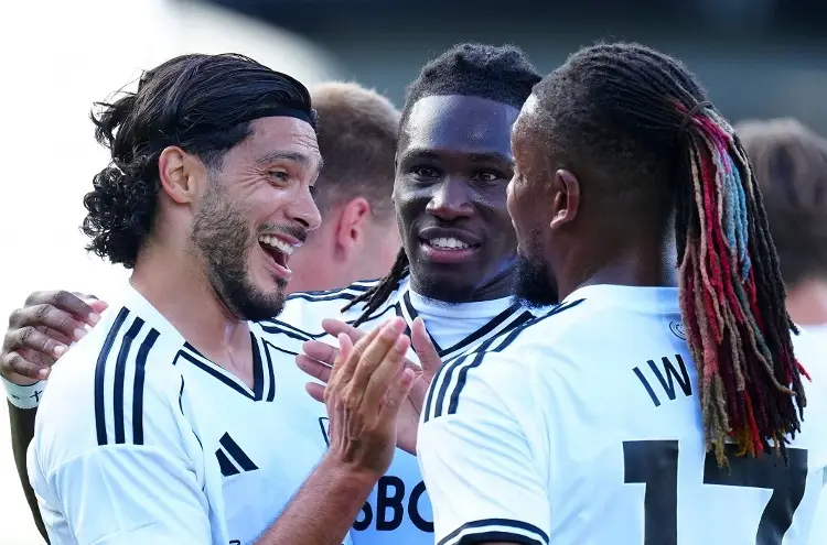 Golazo de Raúl Jiménez con el Fulham