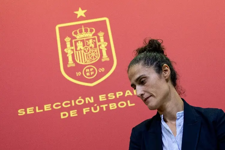 España no garantiza la continuidad de su DT del equipo femenil