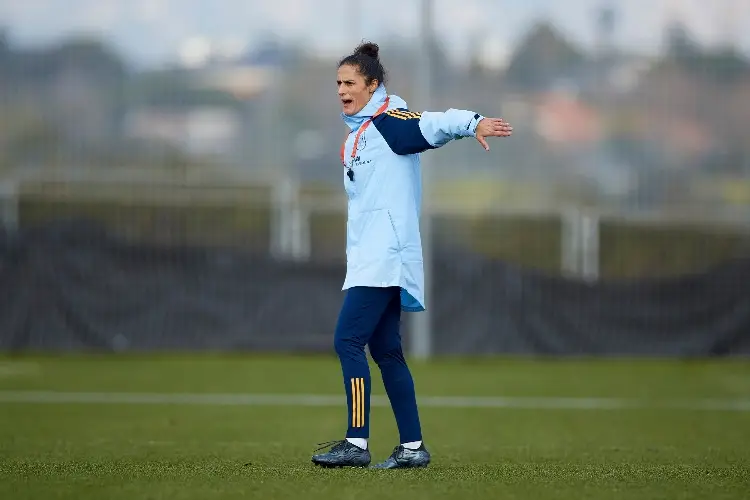 España destituye a su entrenadora, no le perdonaron perder la final de la Euro