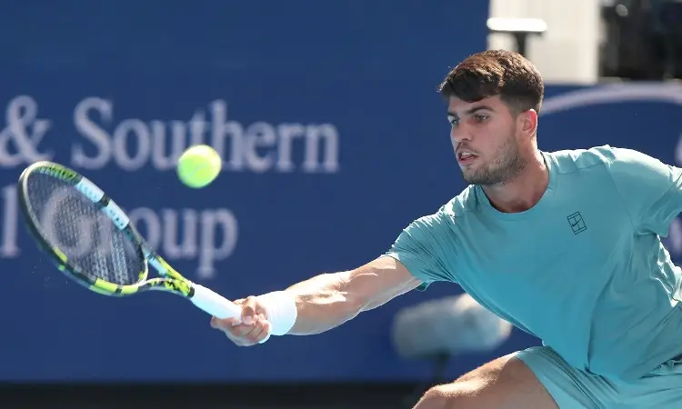 Carlos Alcaraz llega a 50 triunfos en 2025 y sigue avanzando en el Masters de Cincinnati 
