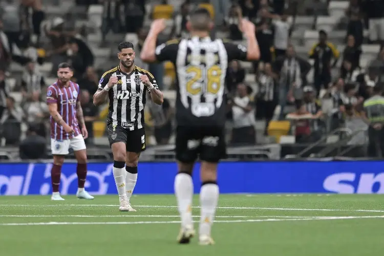 Hulk pone a soñar al Atlético Mineiro en la Libertadores