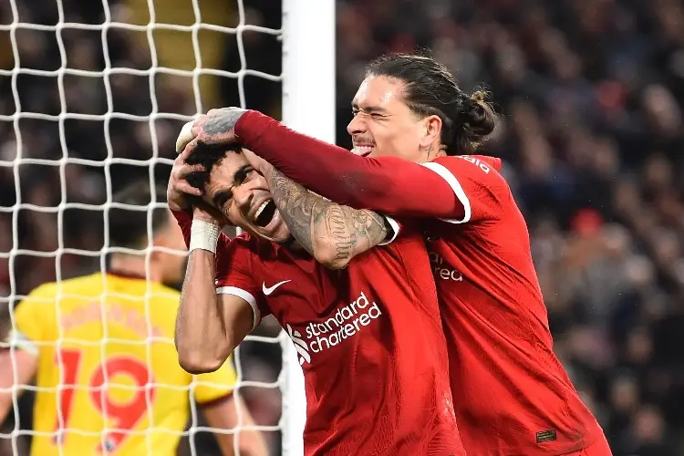 Liverpool busca delantero tras bajas de Darwin, Díaz y Jota