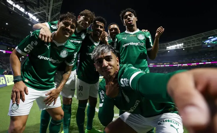 Hinchas de Palmeiras, sufren emboscada en Río de Janeiro (VIDEO)