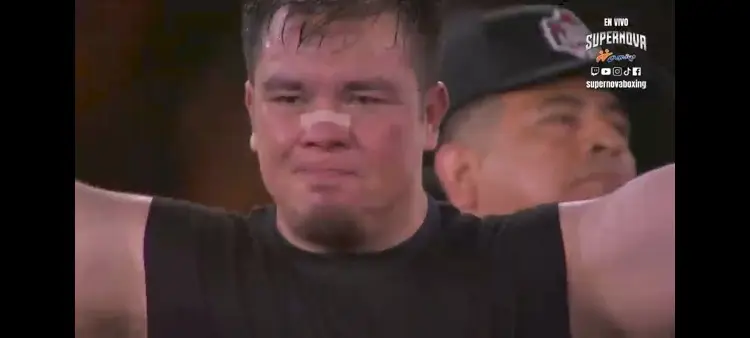 Franco Escamilla vence al Escorpión Dorado en pelea de box