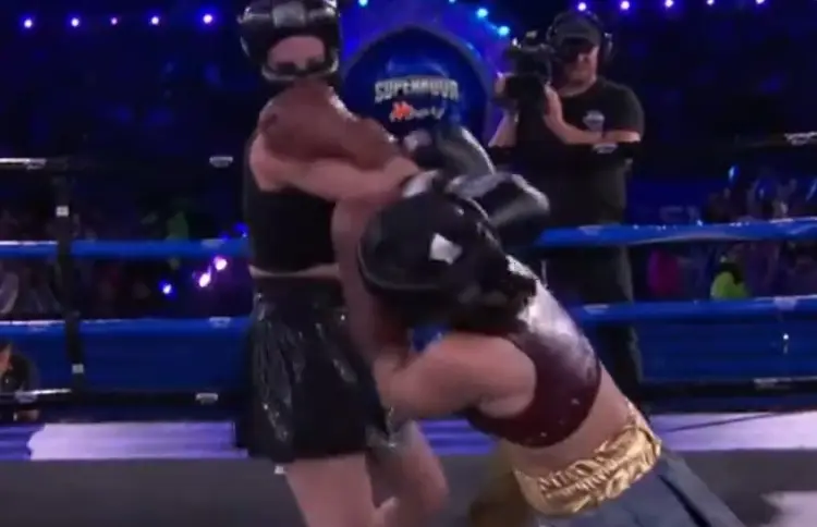 Alana Flores derrota a Gala Montes (VIDEO)