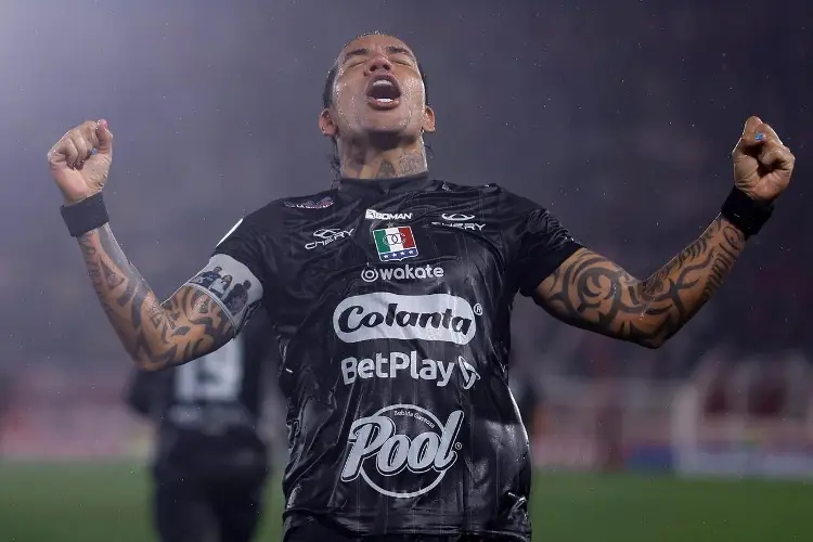 A sus 39 años, un ex de la Liga MX marca doblete en la Copa Sudamericana y su club avanza
