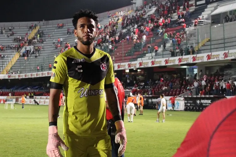 El ex tiburón Pedro Gallese detiene penales, anota gol y elimina a Toluca de la Leagues Cup