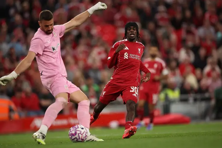 Liverpool pierde a Jeremie Frimpong