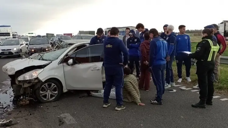 Di María salva a compañero que choca en carretera (VIDEO)
