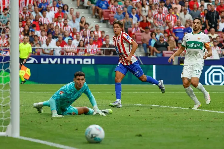 Atlético de Madrid sigue sin arrancar y no puede con Elche