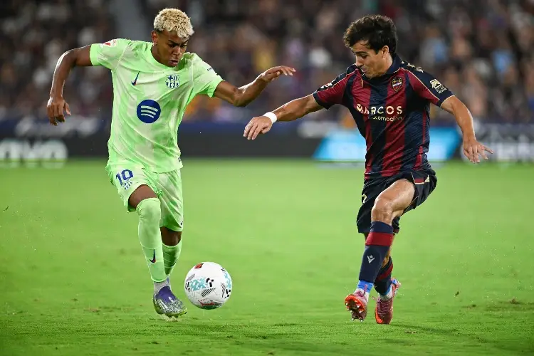 Barcelona sufre pero remonta