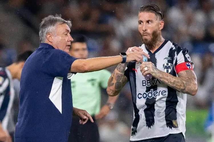 Rayados golea a Necaxa y es el nuevo líder de la Liga MX