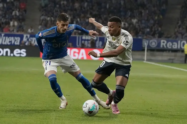 Real Madrid golea al Real Oviedo 24 años después