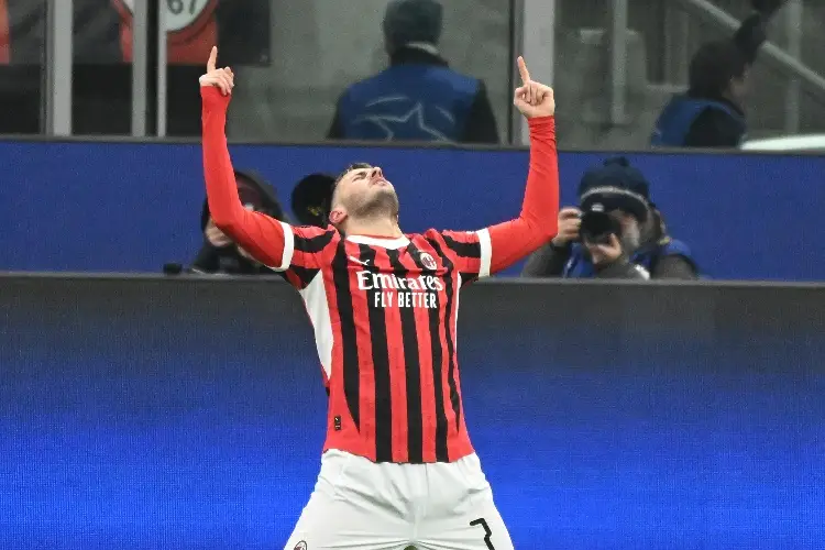 Milan decide no fichar a delantero que competiría con Santi Giménez