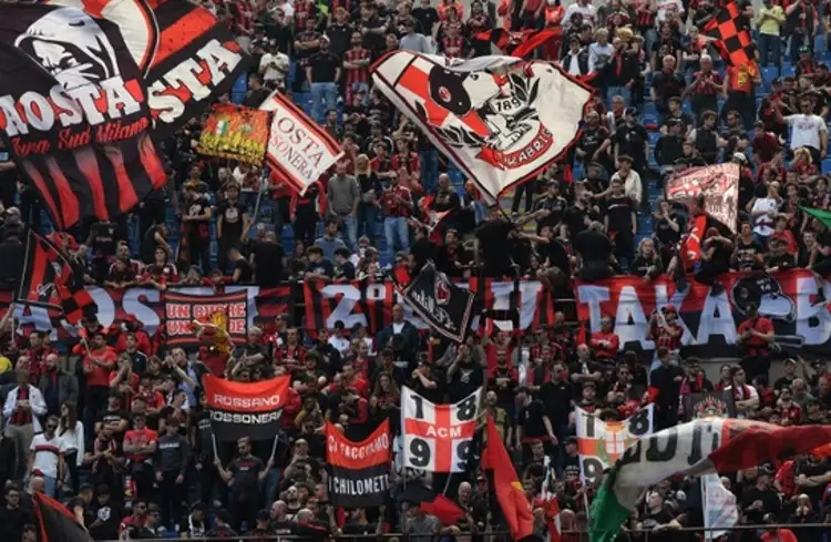 Aficionados del AC Milan e Inter, en huelga contra los directivos