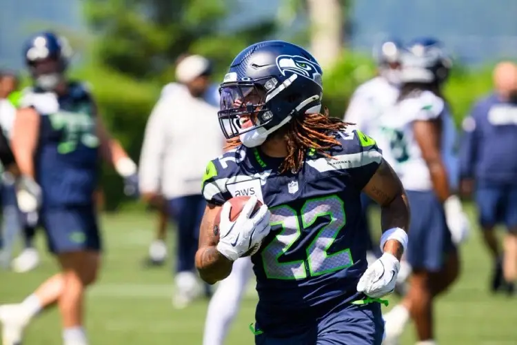 Mexicano Damien Martínez se queda sin equipo en la NFL