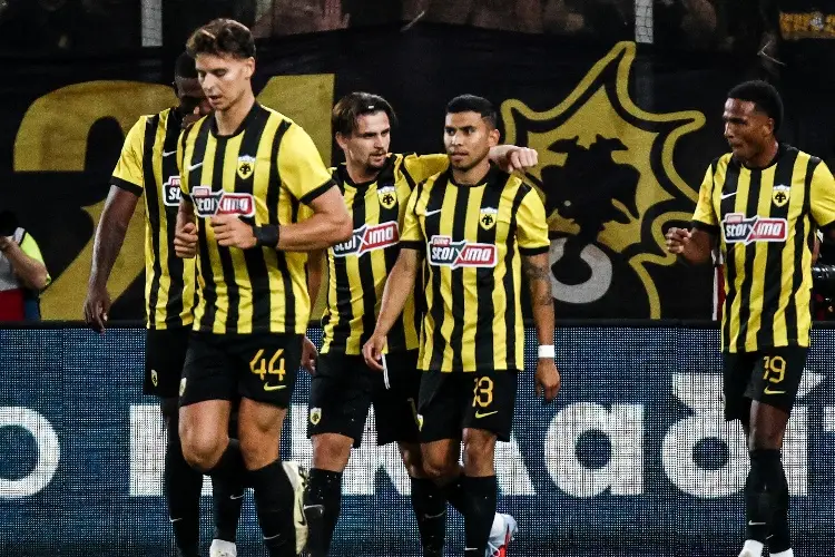 Orbelín Pineda deja al 'Chino' Huerta fuera de la Conference League