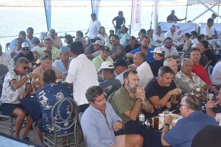 Inicia con éxito el Torneo Internacional de Marlín “gulfmarine 2025” 