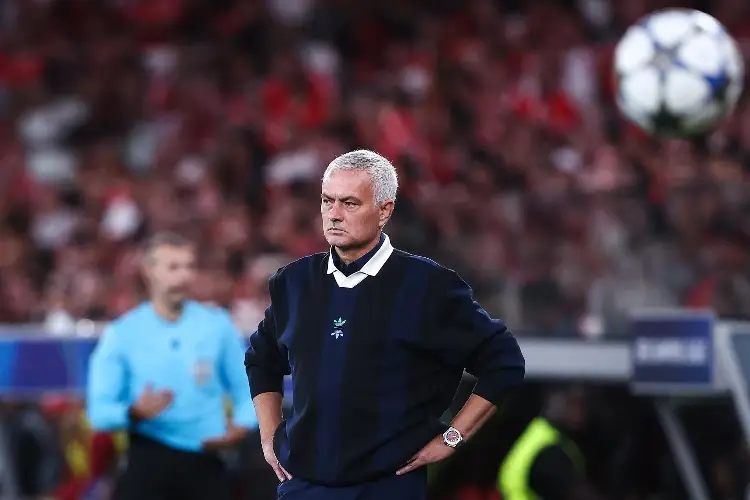 Edson se queda sin DT ¡Despiden a Mourinho!