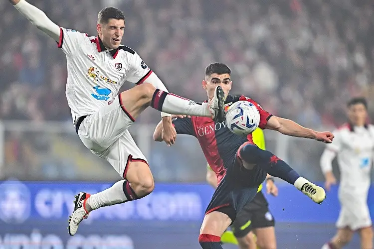Johan Vásquez se queda en Genoa y tendrá nuevo rol