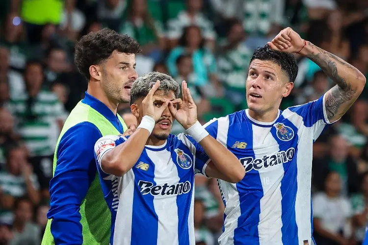 Porto toma el liderato del futbol portugués