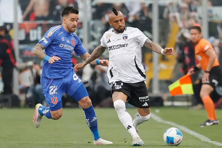 Colo Colo se queda con el Clásico de Chile tras vencer a la U 
