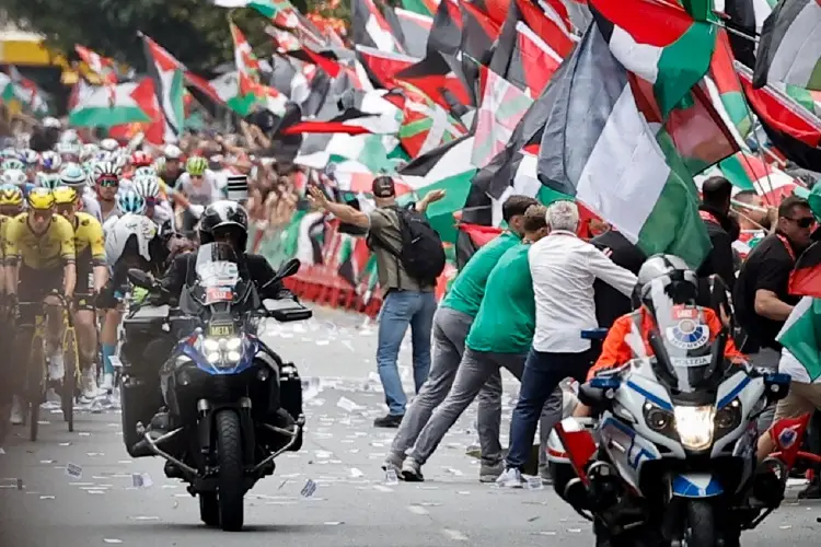 Israel–Premier Tech NO piensa retirarse de la Vuelta a España pese a las protestas pro Palestina