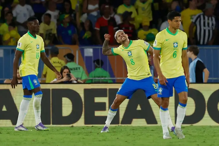 Brasil golea a una pobre selección chilena