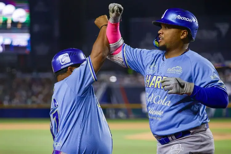 Charros cerca de la Serie del Rey