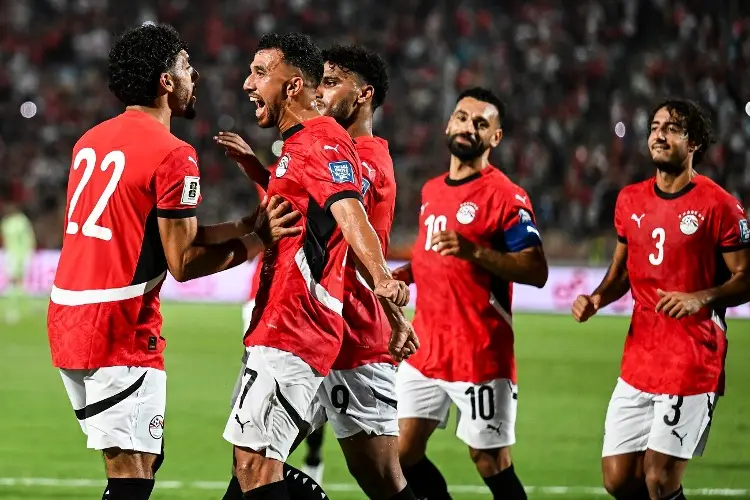Egipto gana y sigue firme en su camino rumbo al Mundial 2026