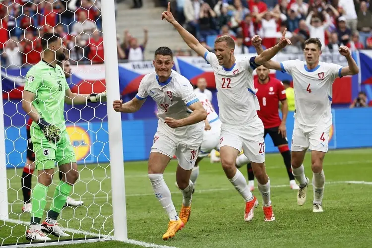 República Checa triunfa y ve muy cerca su boleto al Mundial 2026