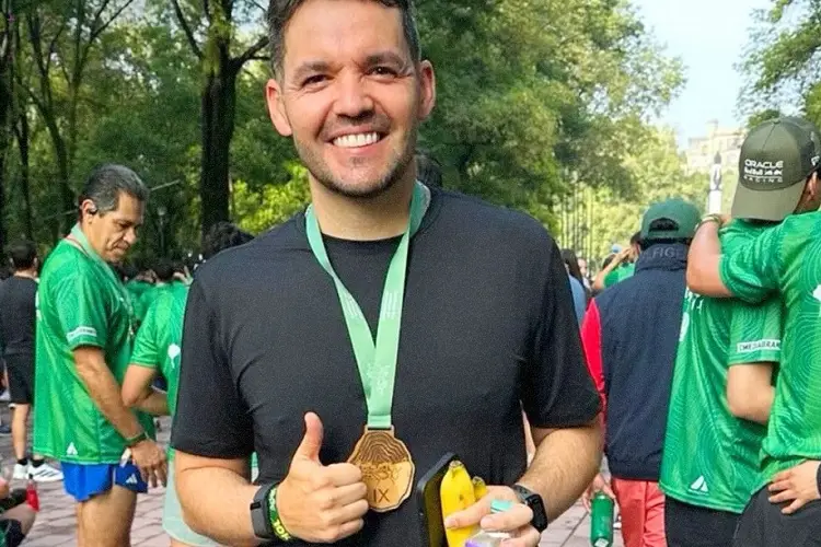 Larcamón, técnico de Cruz Azul, acusado de hacer trampa en la Carrera 10K