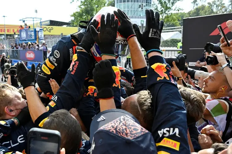 Verstappen hace la vuelta más rápida de la historia en la F1