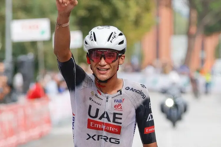 Isaac del Toro gana el Giro Della Toscana 