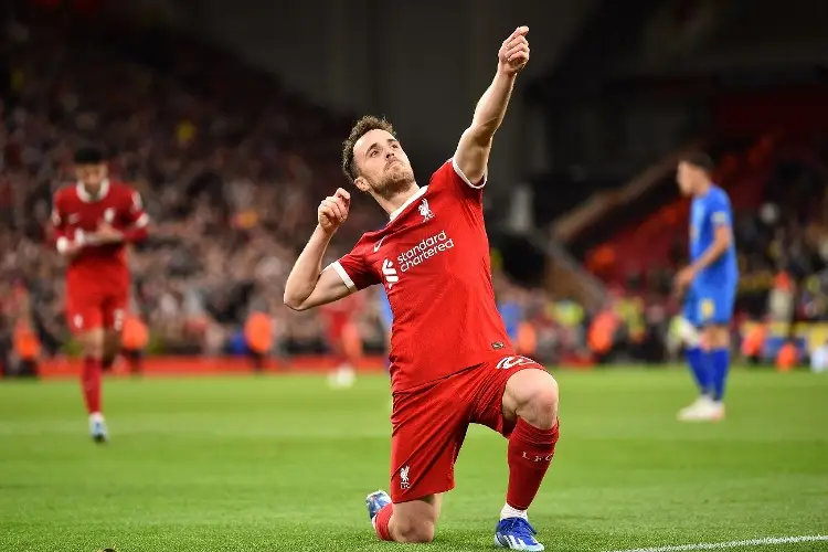 Atlético de Madrid rinde homenaje en Anfield al fallecido Diogo Jota (VIDEO)