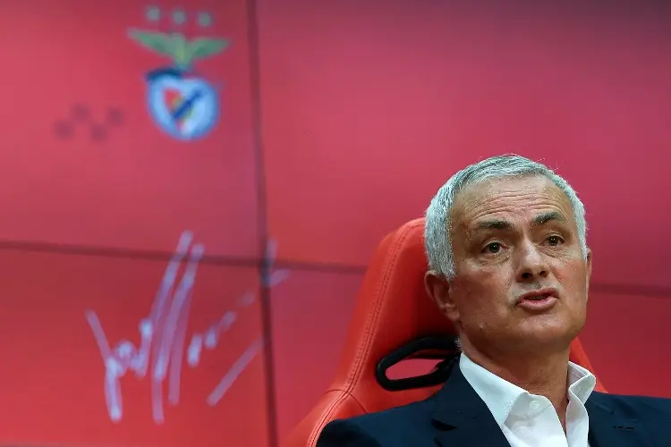 Benfica destroza a su rival en el debut de José Mourinho 