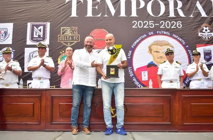 Con José Manuel Abundis presente, la Liga Pirata Fuente inaugura su temporada 