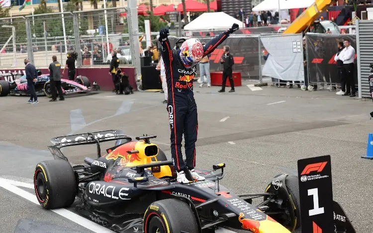Verstappen conquista el GP de Azerbaiyán
