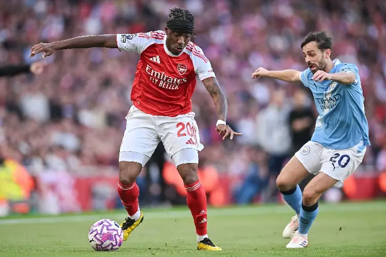 Arsenal frustra triunfo del Manchester City con gol en el último suspiro