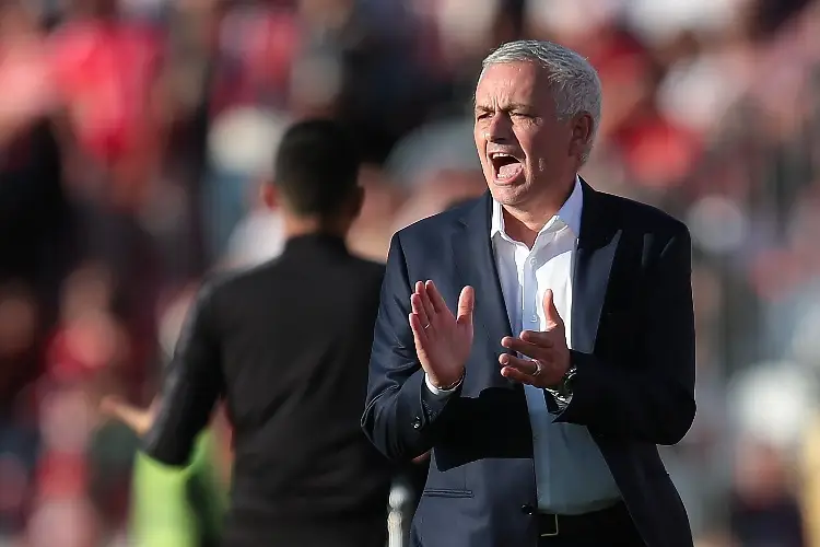 Mourinho confiesa que en Benfica no busca dinero, sino volver a la cima