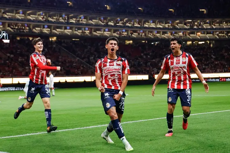 Santiago Sandoval de Boca del Río, Veracruz a brillar con las Chivas en Liga MX