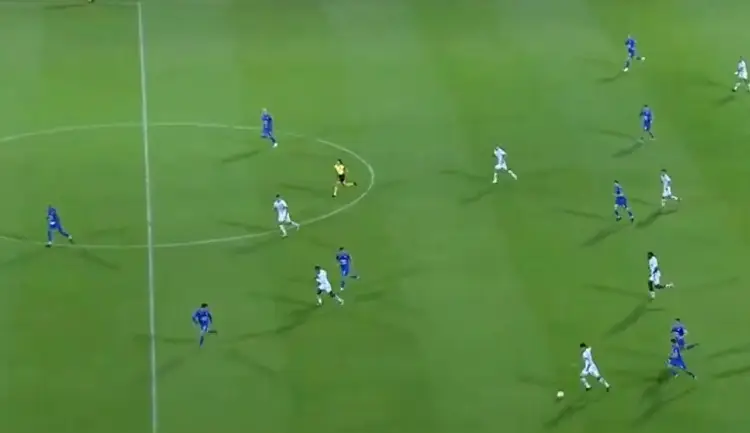 ¡Tremendo GOLAZO desde más de medio campo en el Cruz Azul vs Querétaro! (VIDEO)
