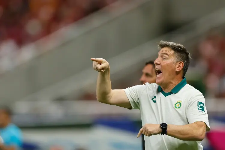 Eduardo Berizzo renuncia como DT del León