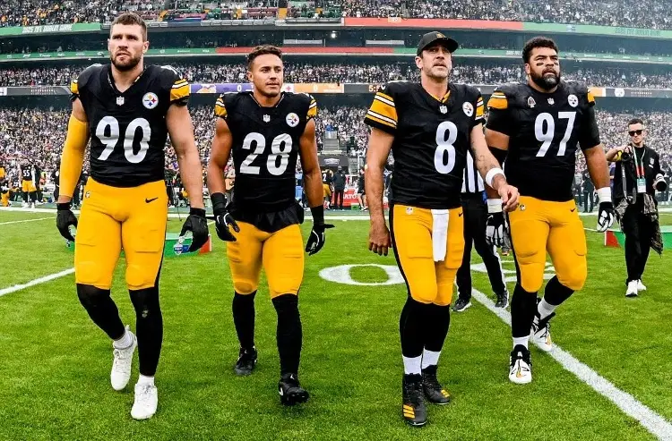 NFL: Aaron Rodgers comanda triunfo de Steelers desde Irlanda