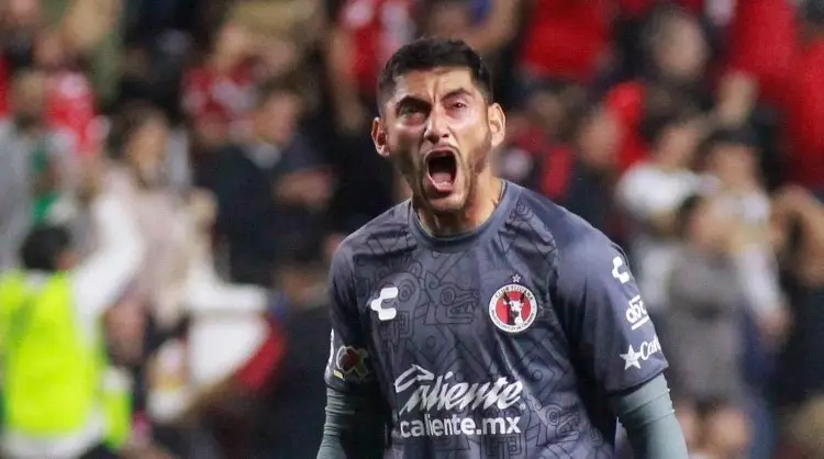 ¡Se va por la puerta grande! Xolos le gana a Cruz Azul en el adiós de José de Jesús Corona