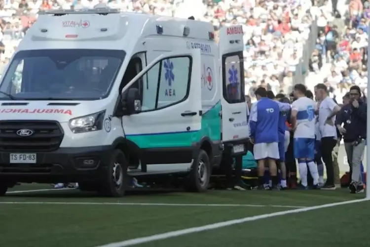 Histórico portero sufre infarto en pleno partido de homenaje (VIDEO)