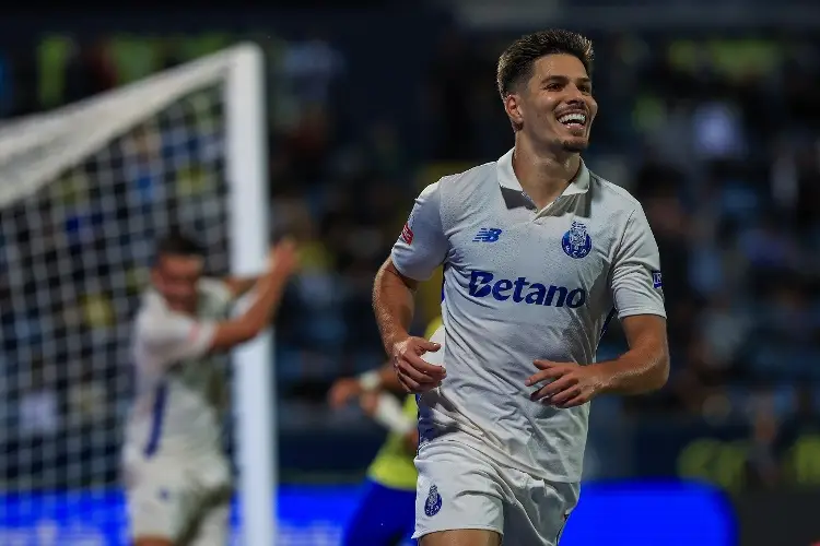 ¡Con todo y un expulsado! Porto golea y se mantiene como líder en Portugal 