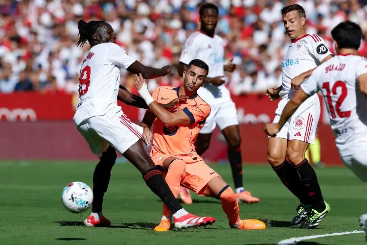 Golean al Barcelona y pierde liderato